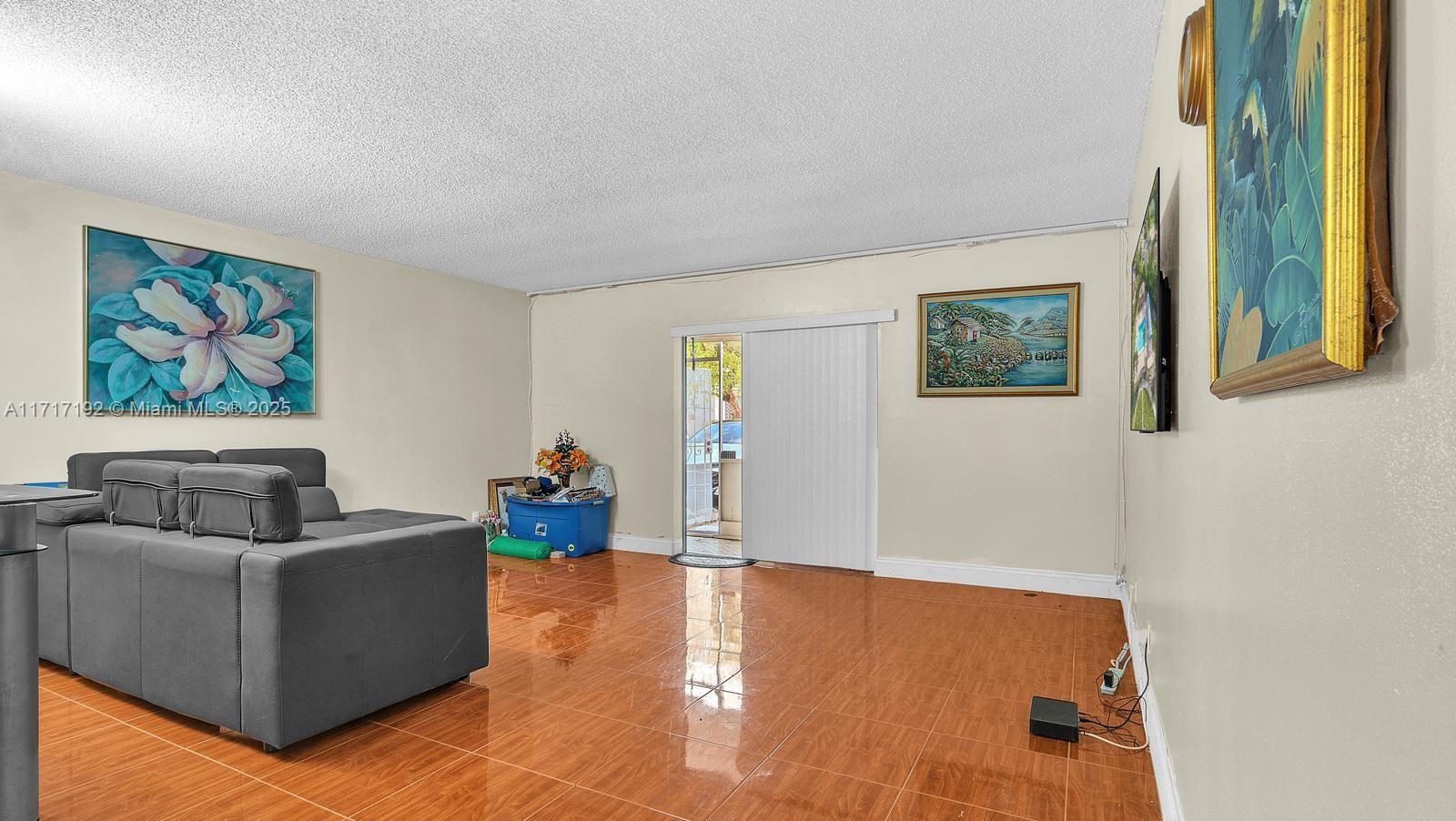 Residential, Lauderhill, Florida image 8