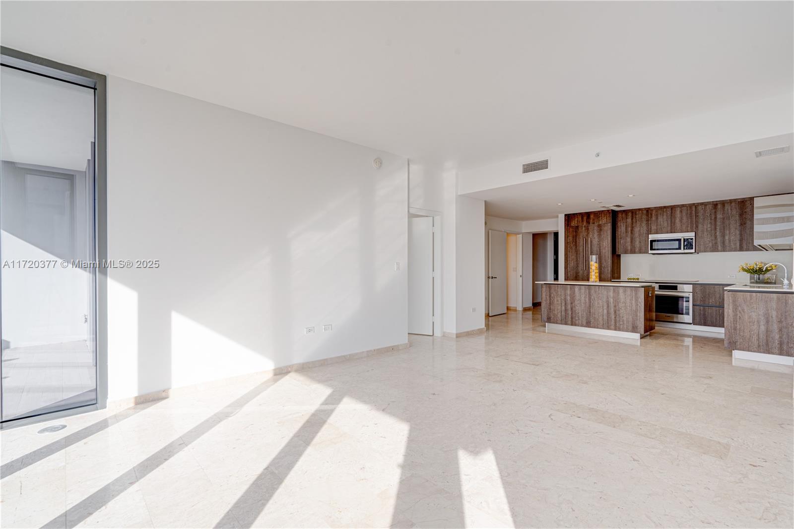 88 SW 7th St #1110, Miami FL 33130