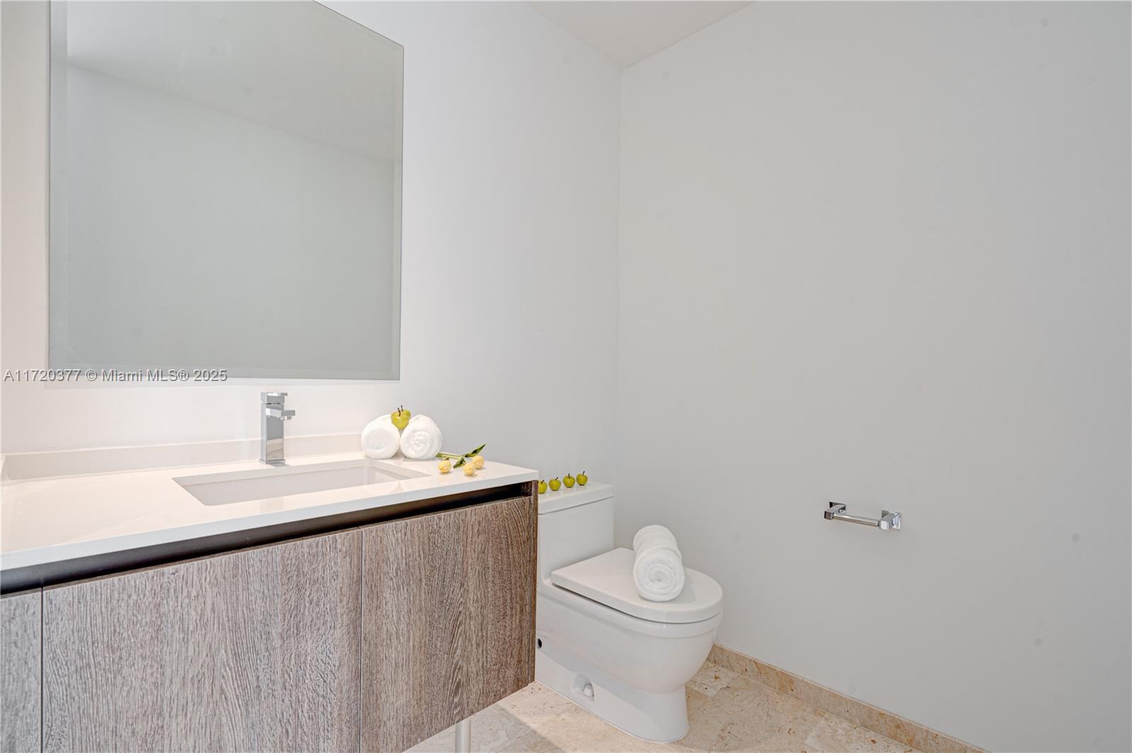 88 SW 7th St #1110, Miami FL 33130