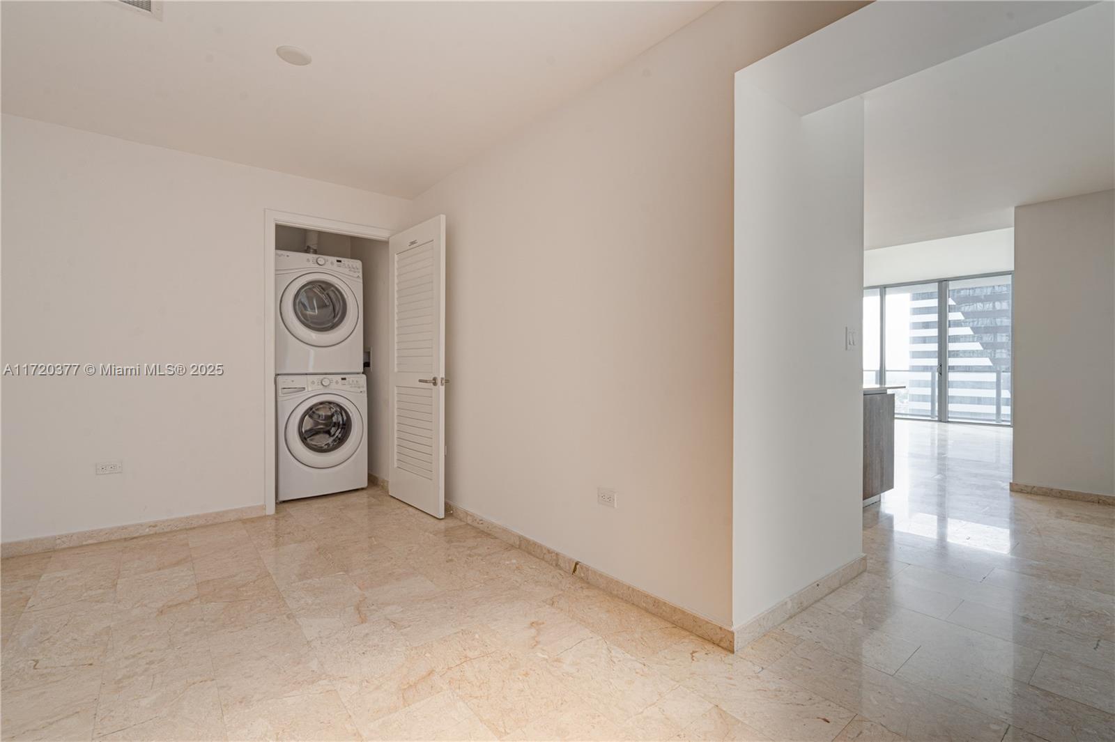88 SW 7th St #1110, Miami FL 33130