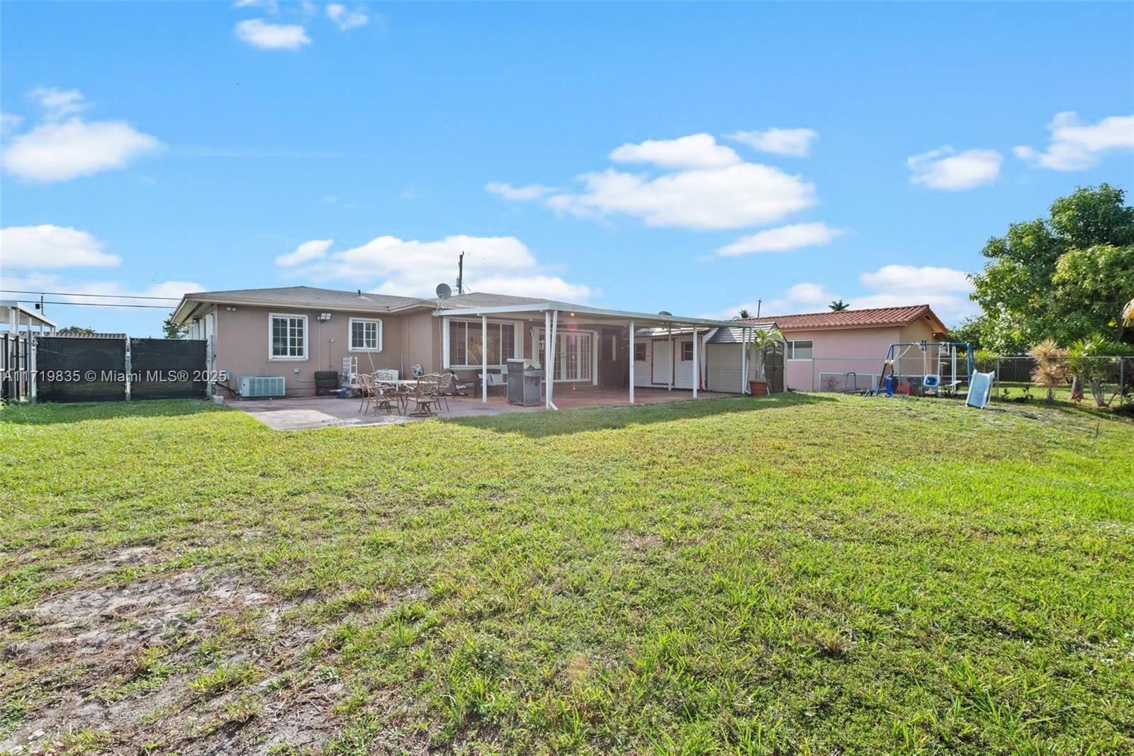 675 E 52nd St, Hialeah, Florida image 16