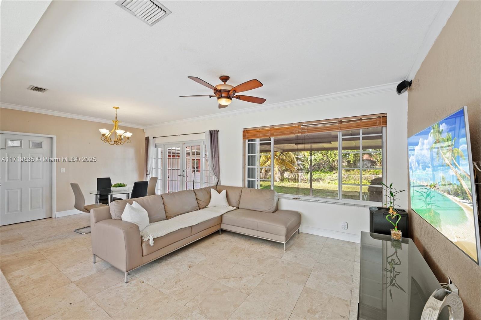 675 E 52nd St, Hialeah, Florida image 4