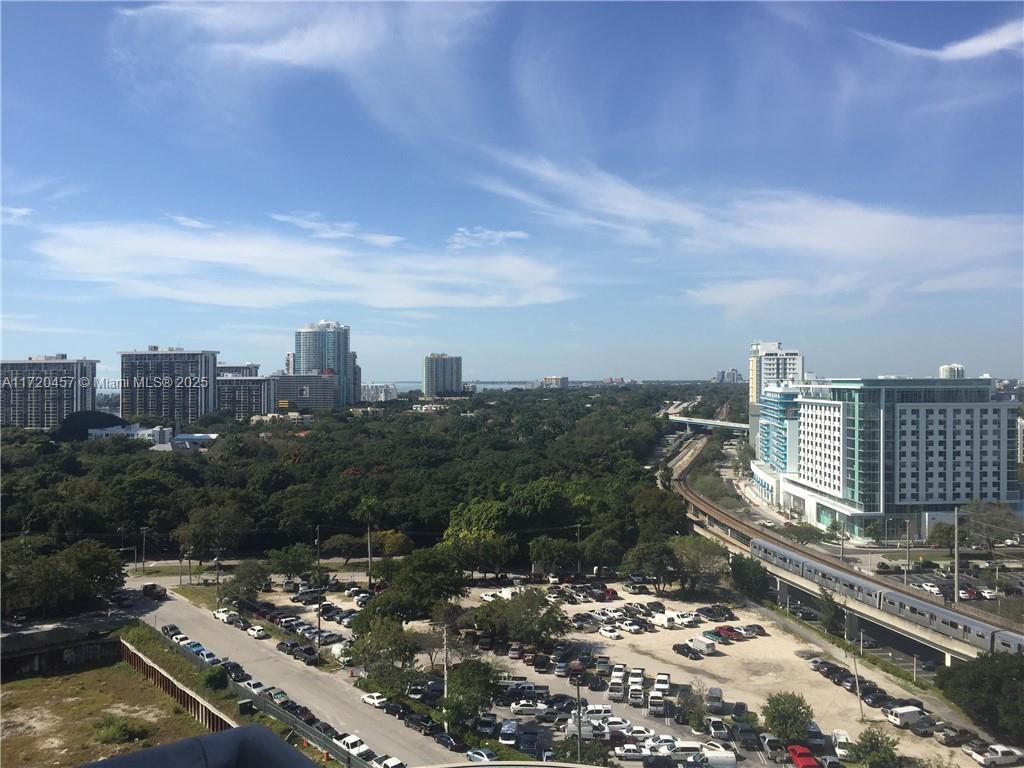 60 SW 13 ST #1415, Miami FL 33131