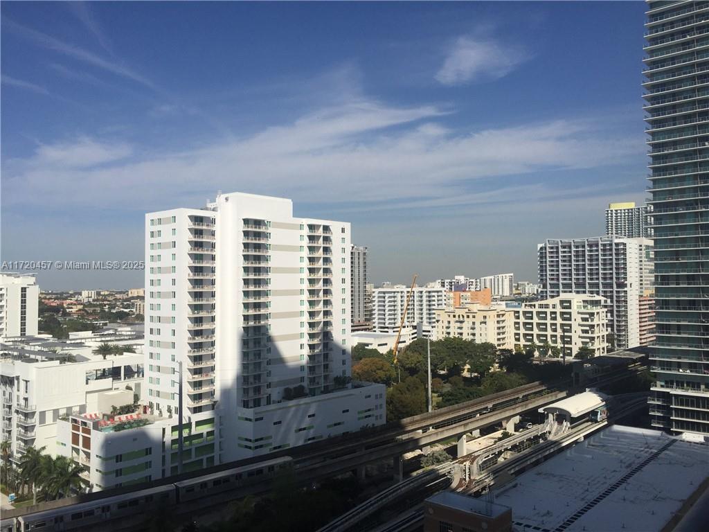 60 SW 13 ST #1415, Miami FL 33131