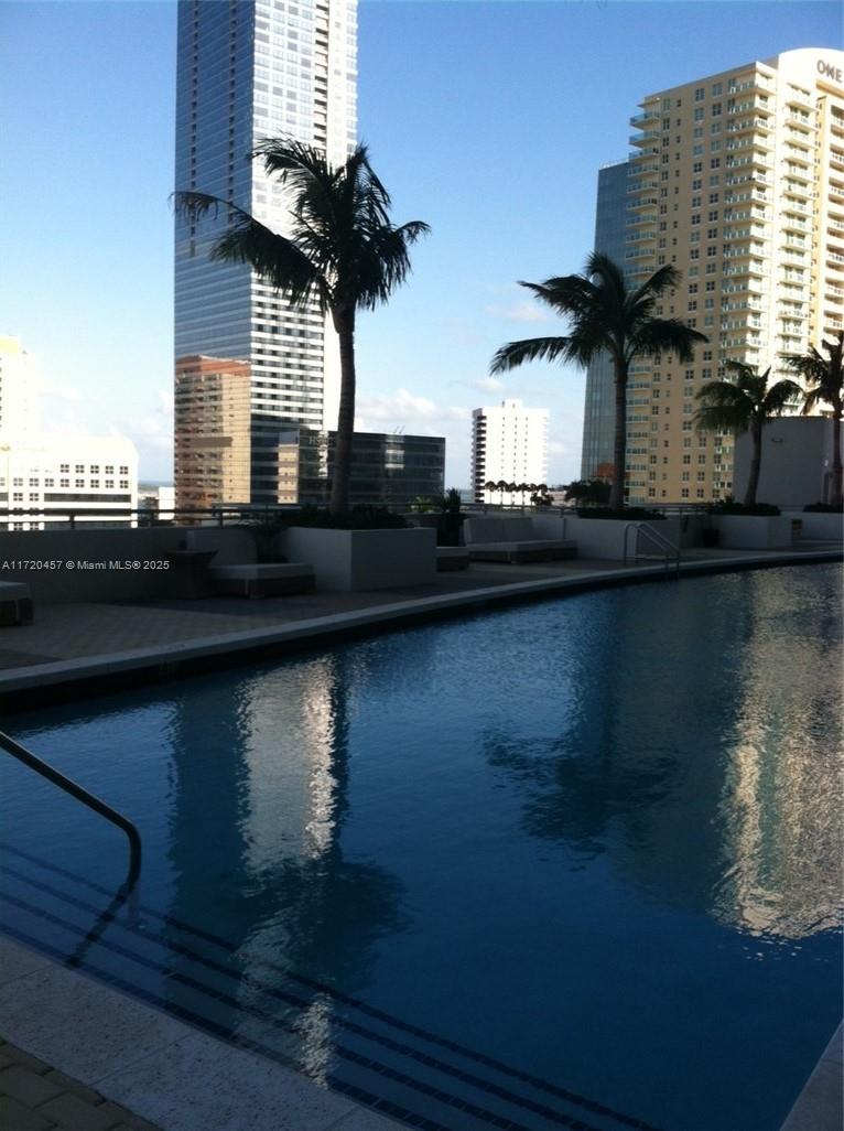 60 SW 13 ST #1415, Miami FL 33131