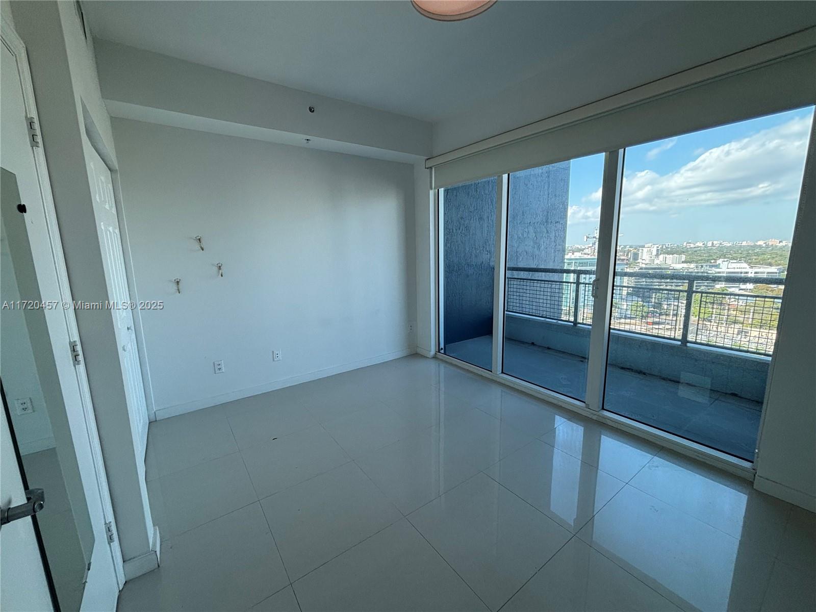 60 SW 13 ST #1415, Miami FL 33131