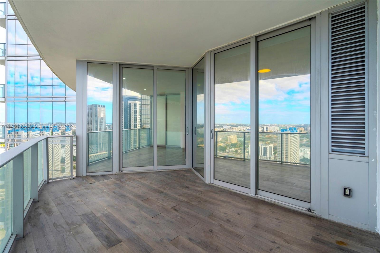 851 NE 1st Ave #2904, Miami, Florida image 32