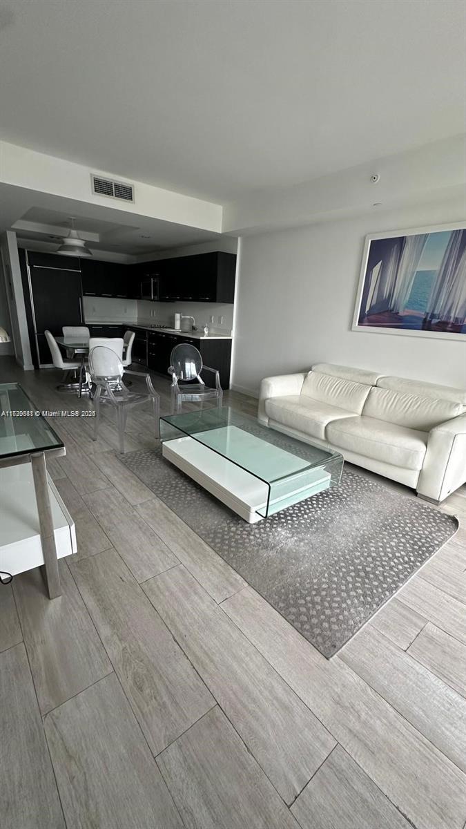 55 SW 9th St #2604, Miami FL 33130