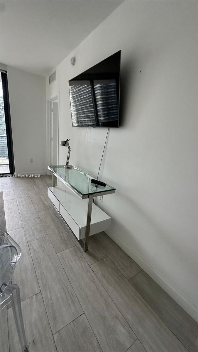 55 SW 9th St #2604, Miami FL 33130