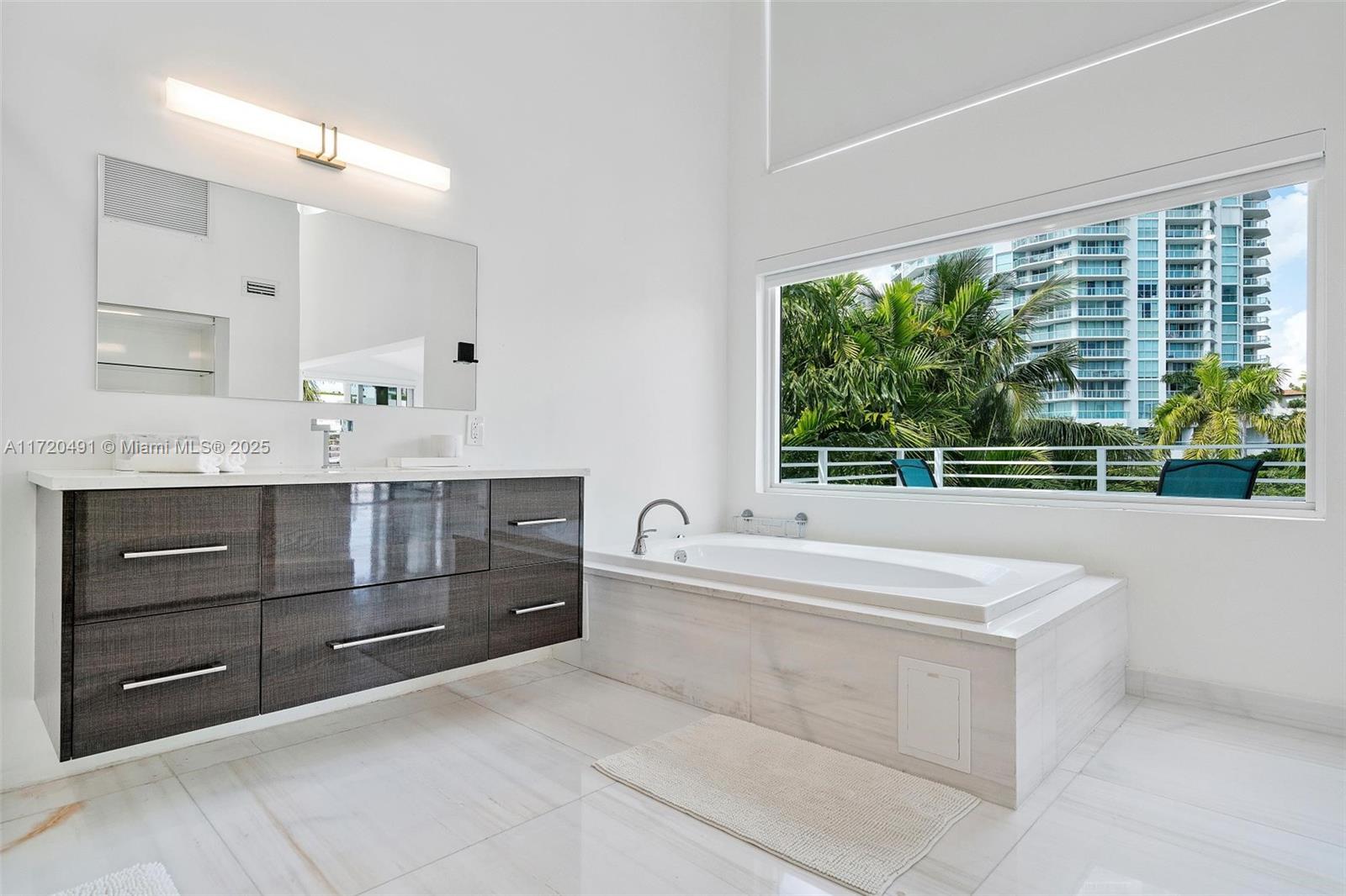 201 Atlantic Ave, Sunny Isles Beach, Florida image 36