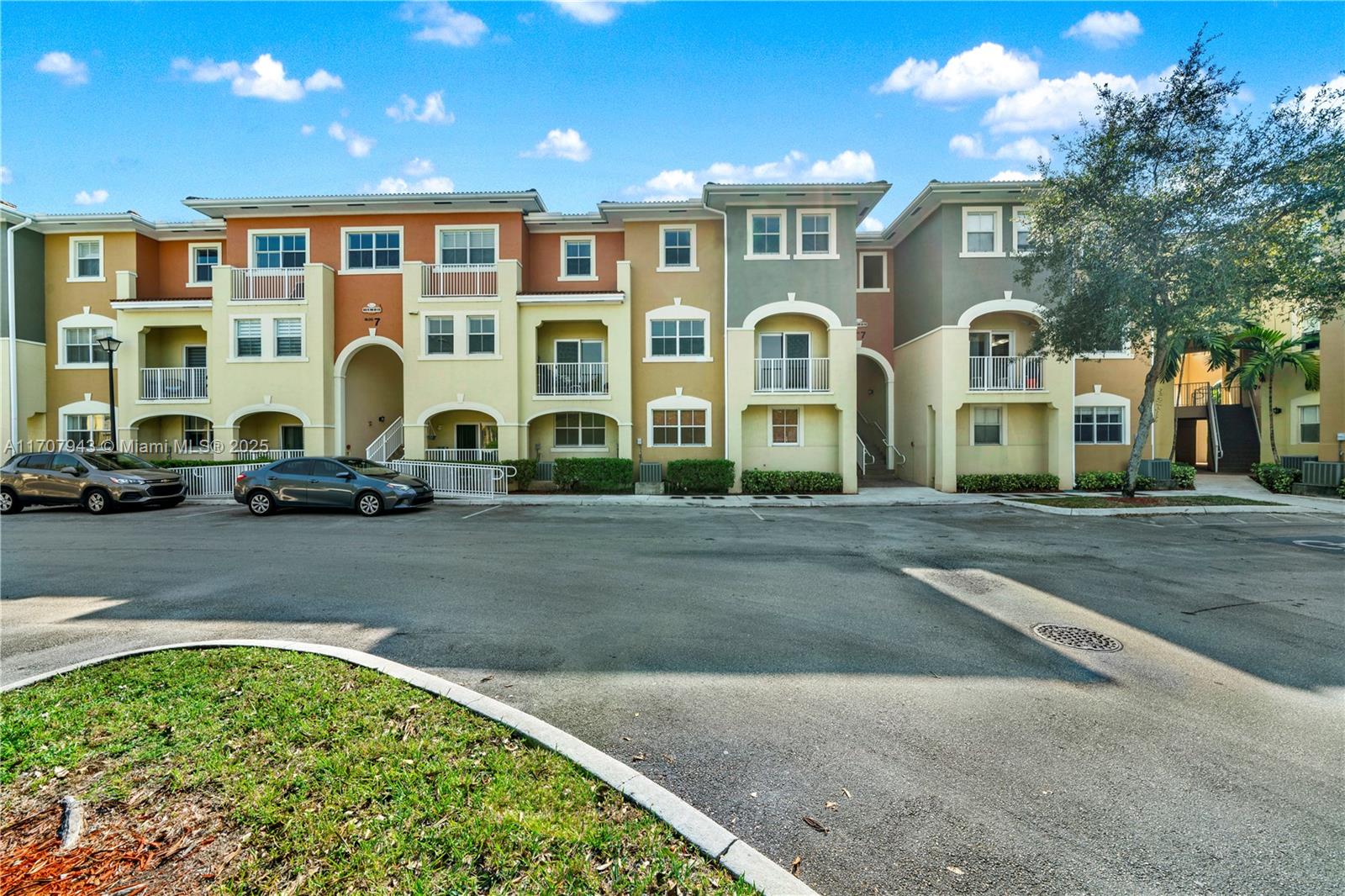 10870 NW 88th Ter #214, Doral, Florida image 2