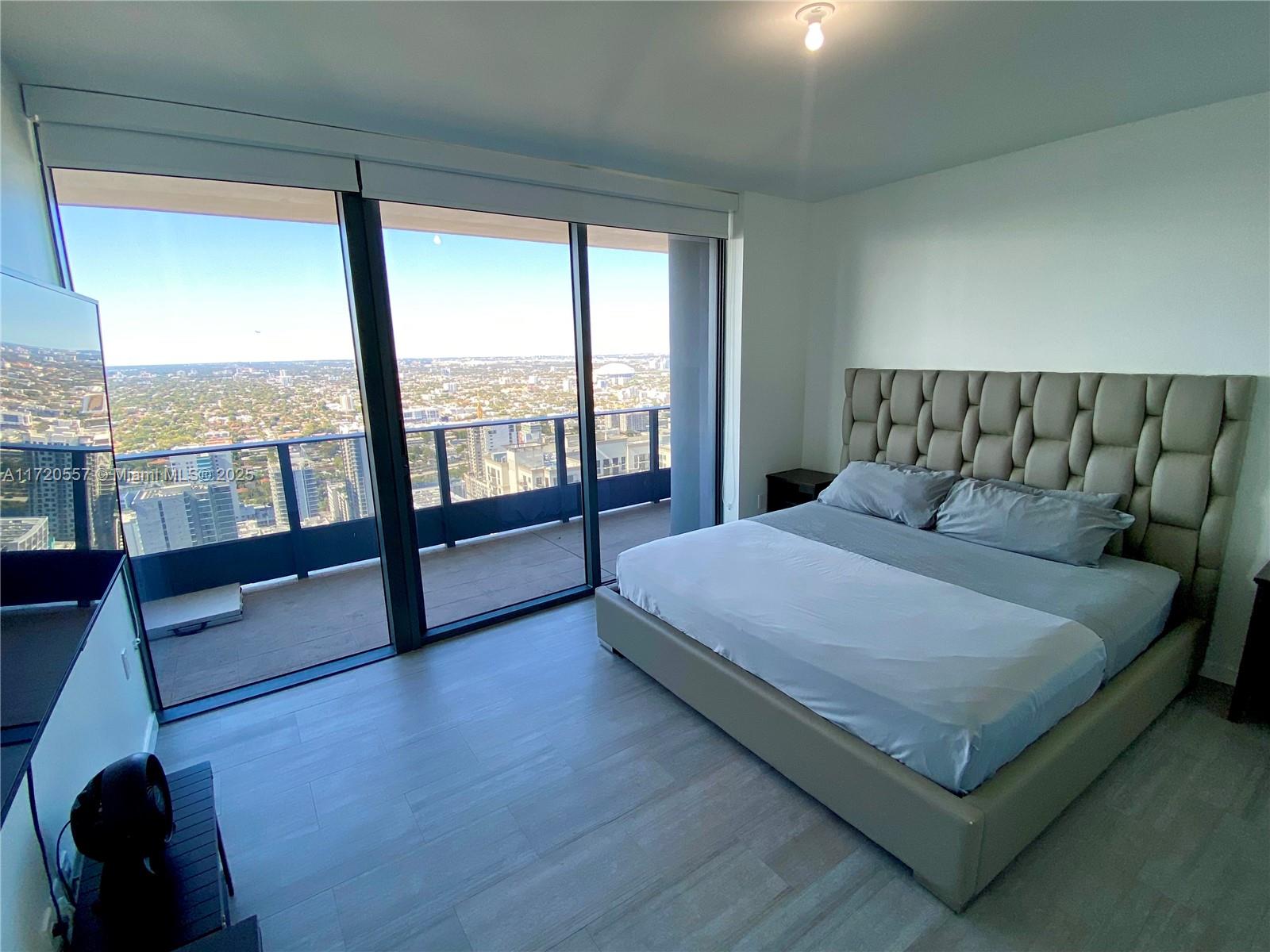 1000 Brickell Plz #4806, Miami FL 33131