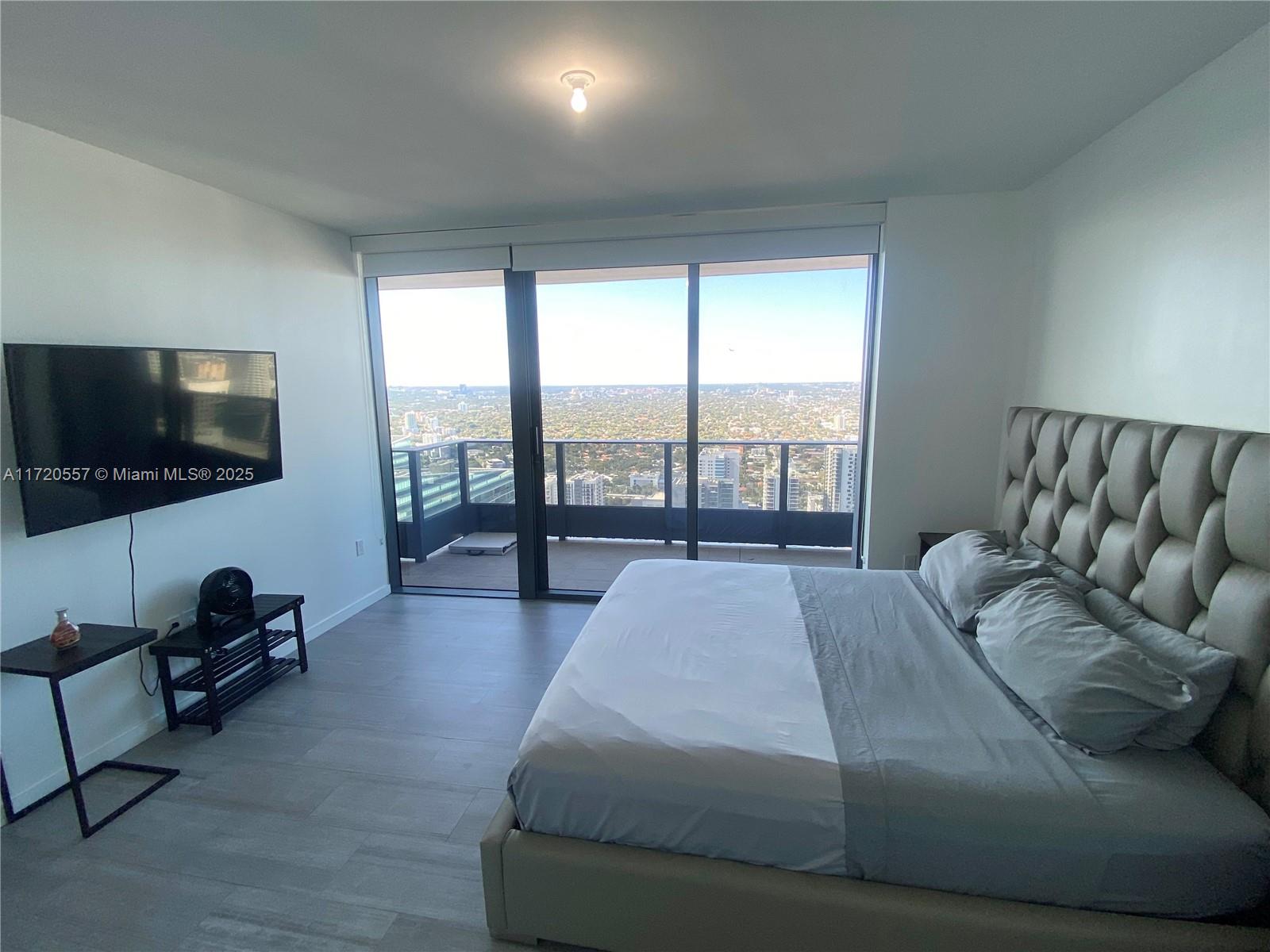 1000 Brickell Plz #4806, Miami FL 33131