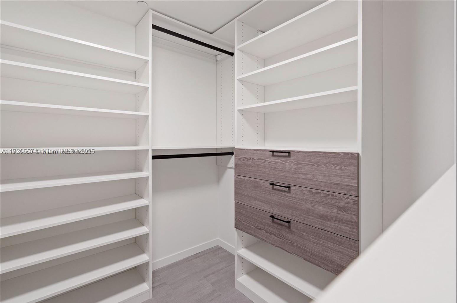 1000 Brickell Plz #4806, Miami FL 33131