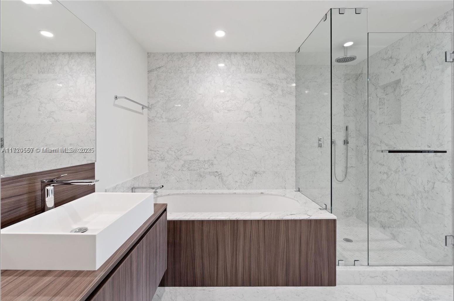 1000 Brickell Plz #4806, Miami FL 33131