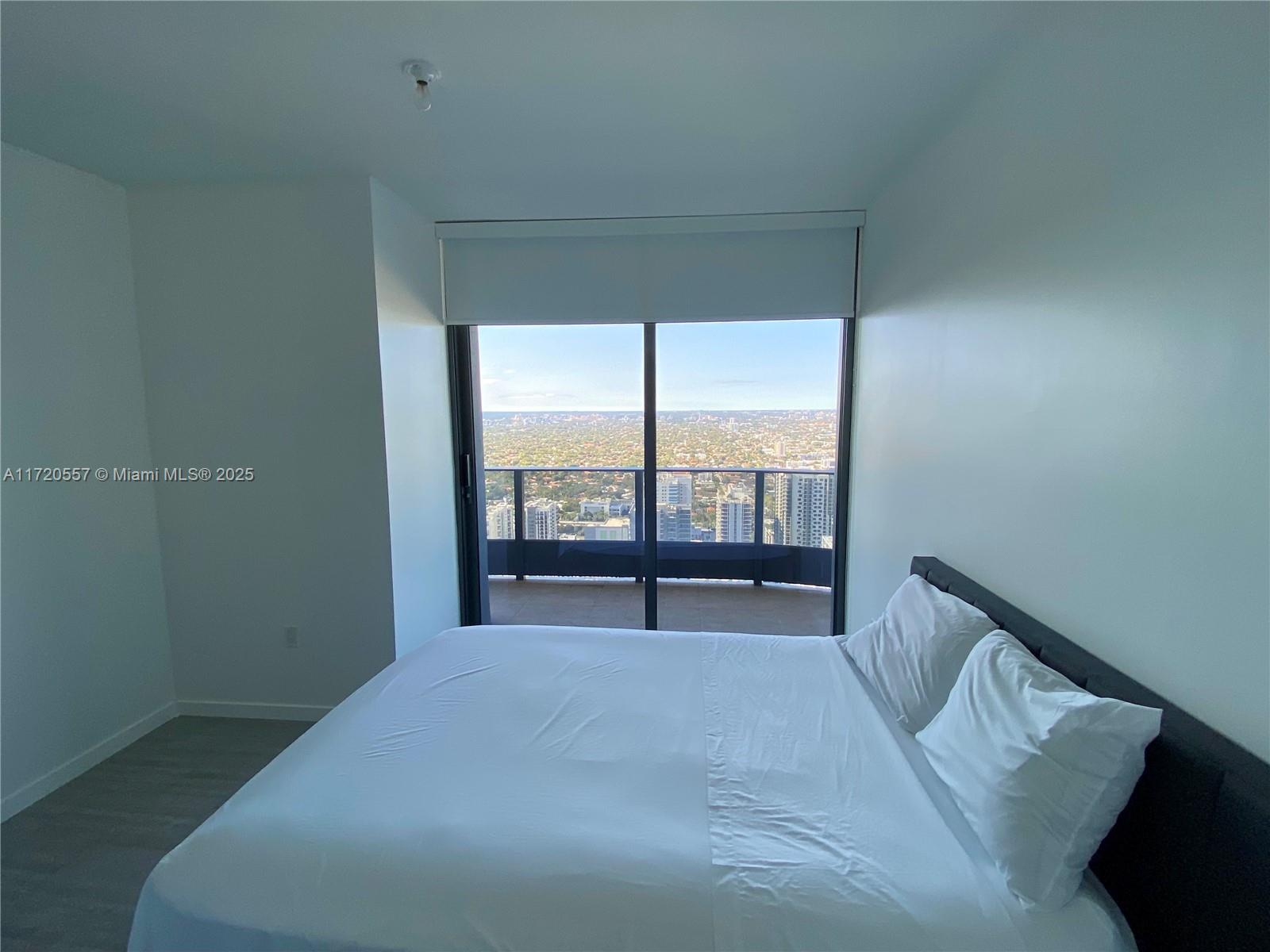 1000 Brickell Plz #4806, Miami FL 33131