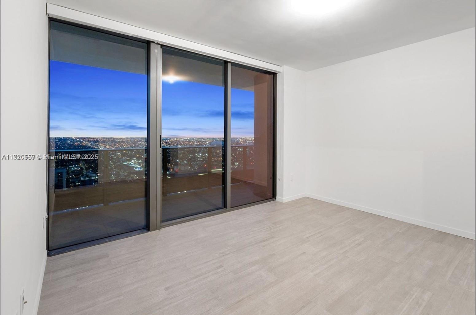 1000 Brickell Plz #4806, Miami FL 33131