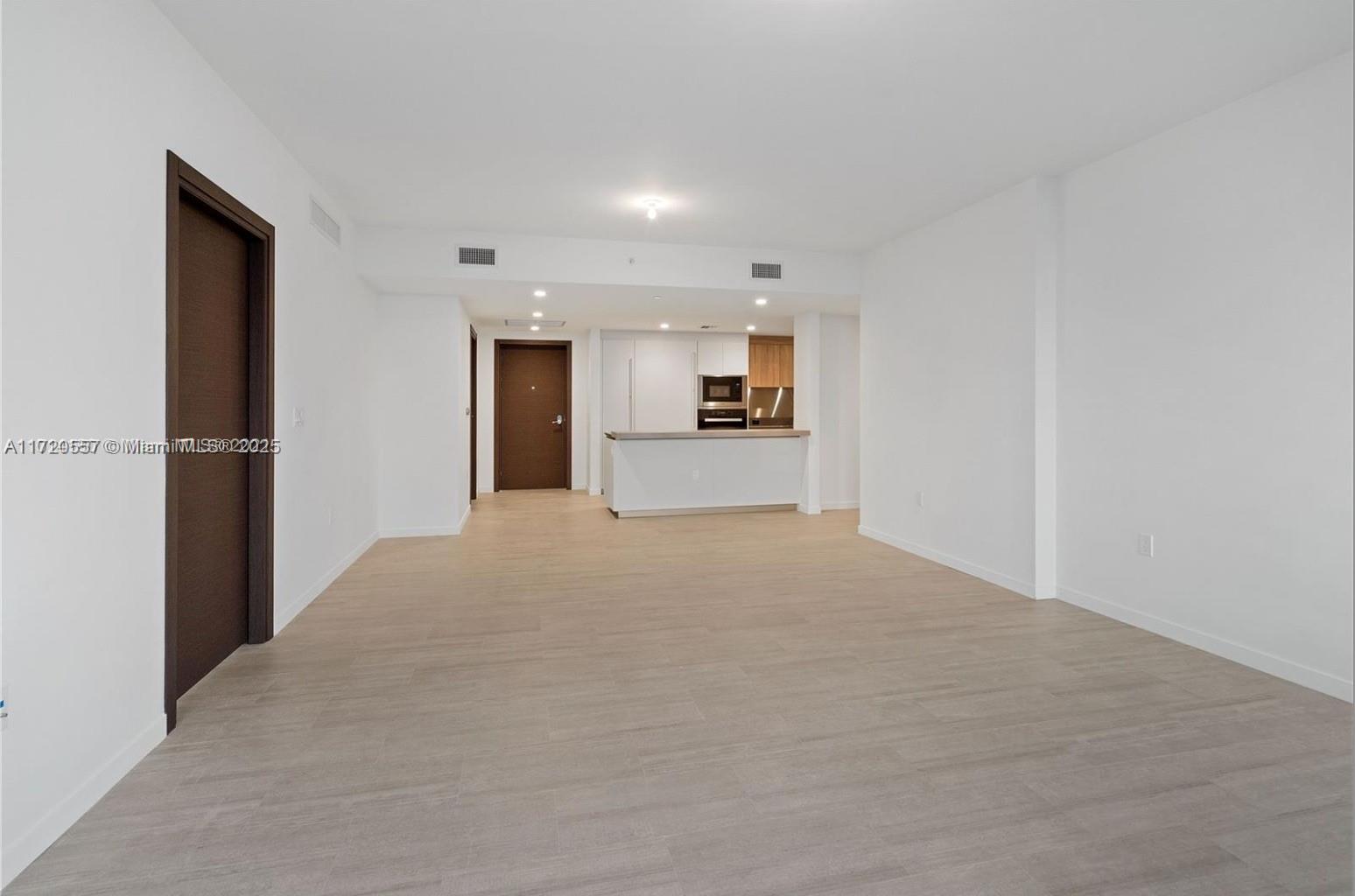 1000 Brickell Plz #4806, Miami FL 33131