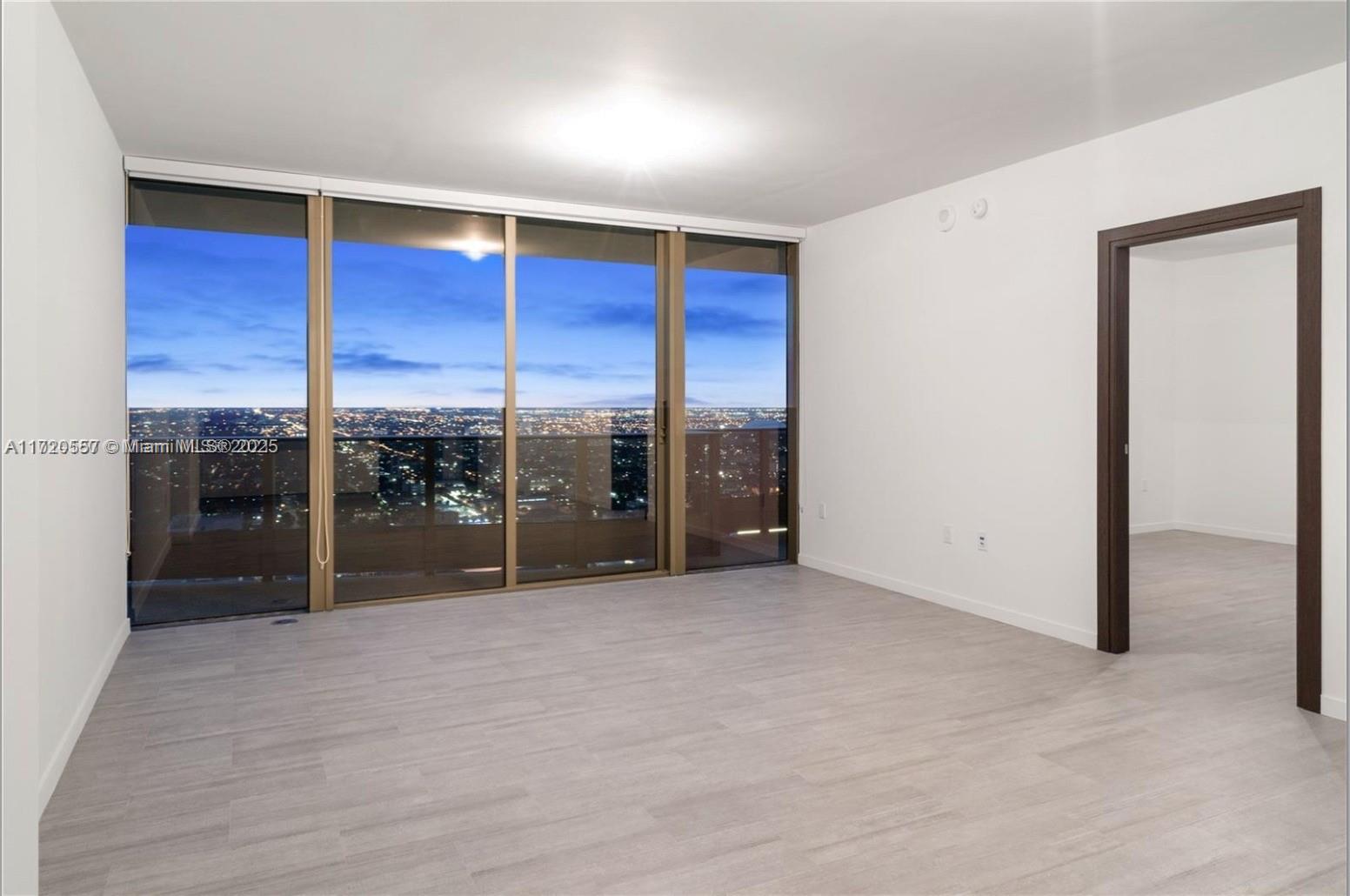 1000 Brickell Plz #4806, Miami FL 33131