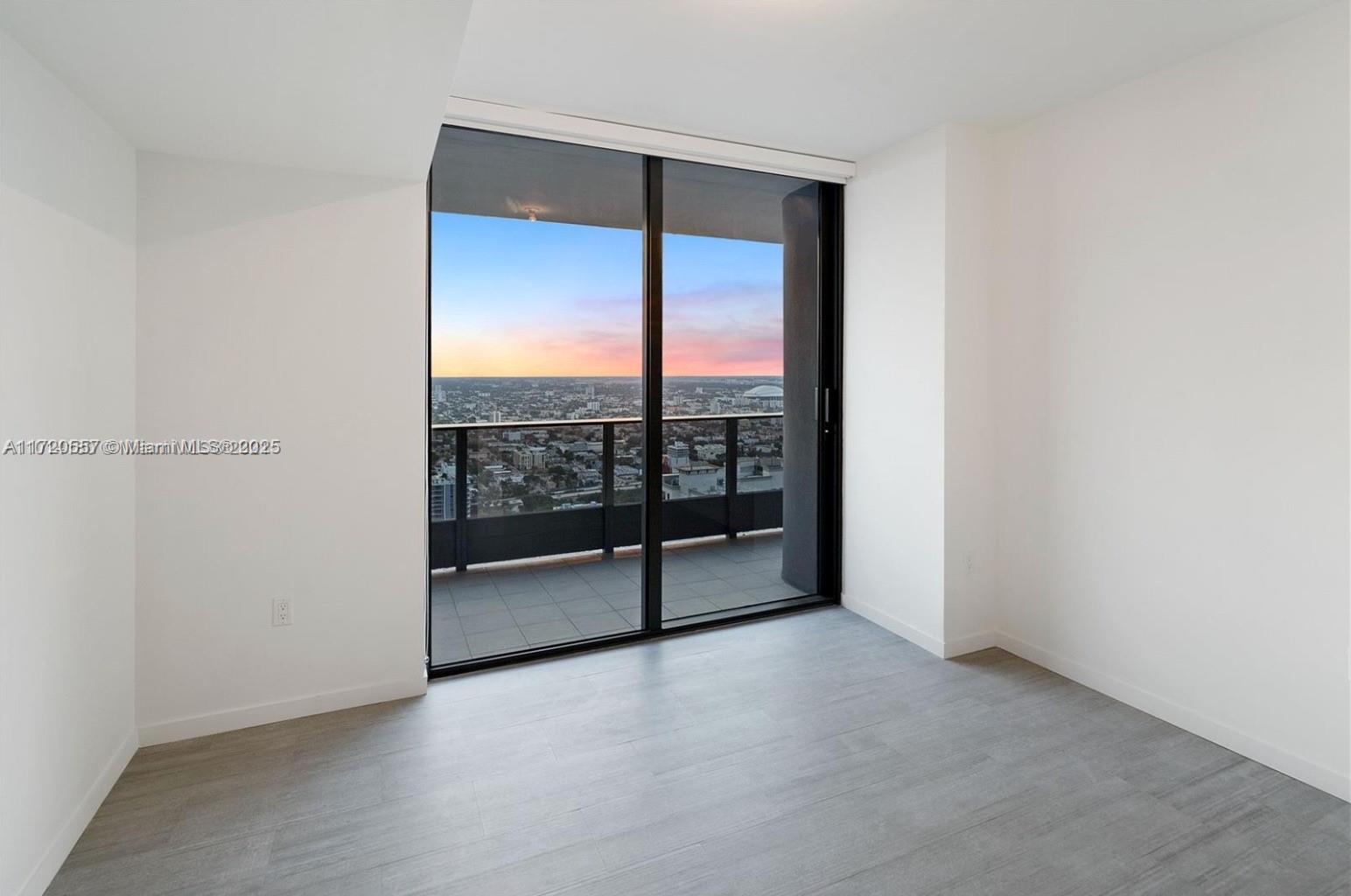 1000 Brickell Plz #4806, Miami FL 33131