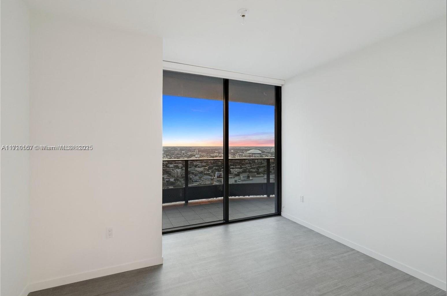 1000 Brickell Plz #4806, Miami FL 33131