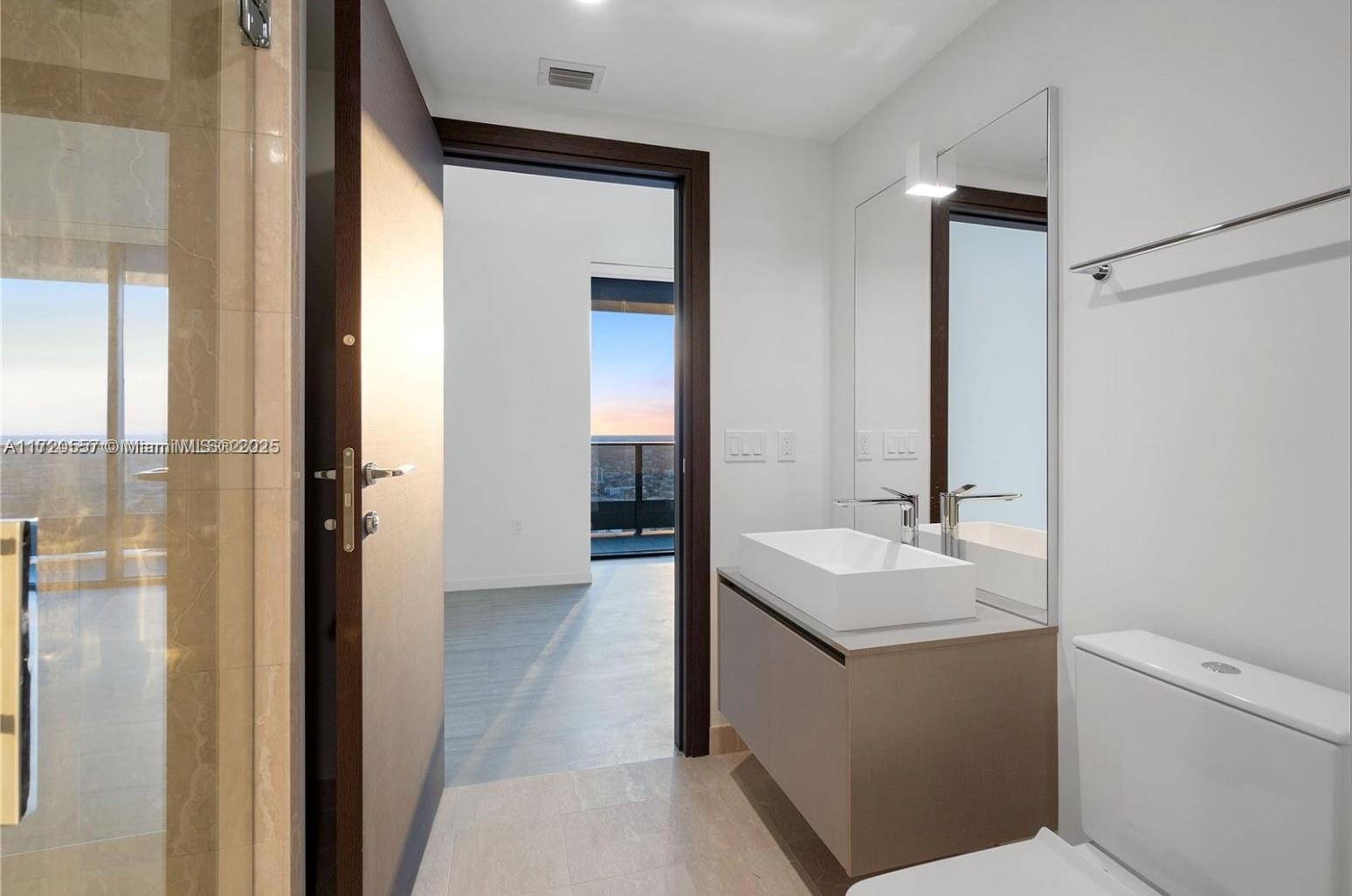 1000 Brickell Plz #4806, Miami FL 33131