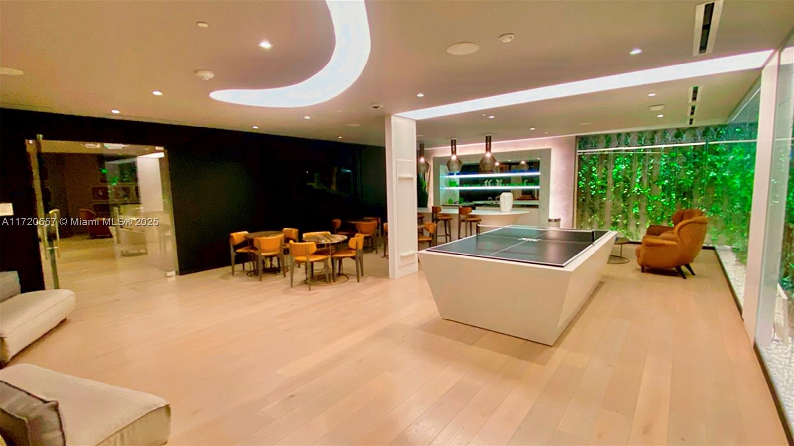 1000 Brickell Plz #4806, Miami FL 33131
