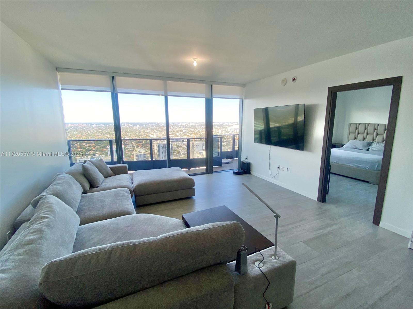 1000 Brickell Plz #4806, Miami FL 33131