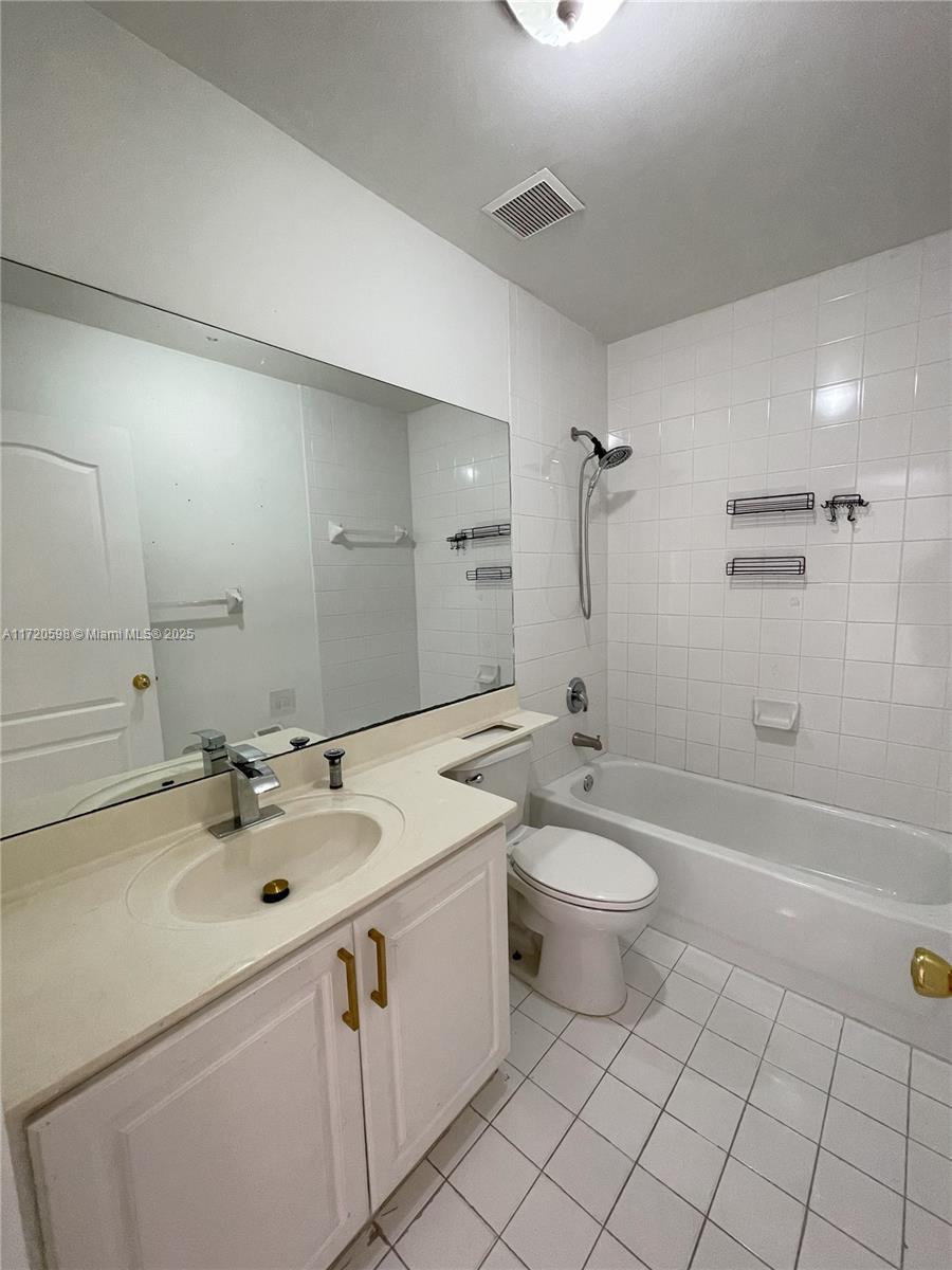 7425 W 22nd Ave #202, Hialeah, Florida image 11