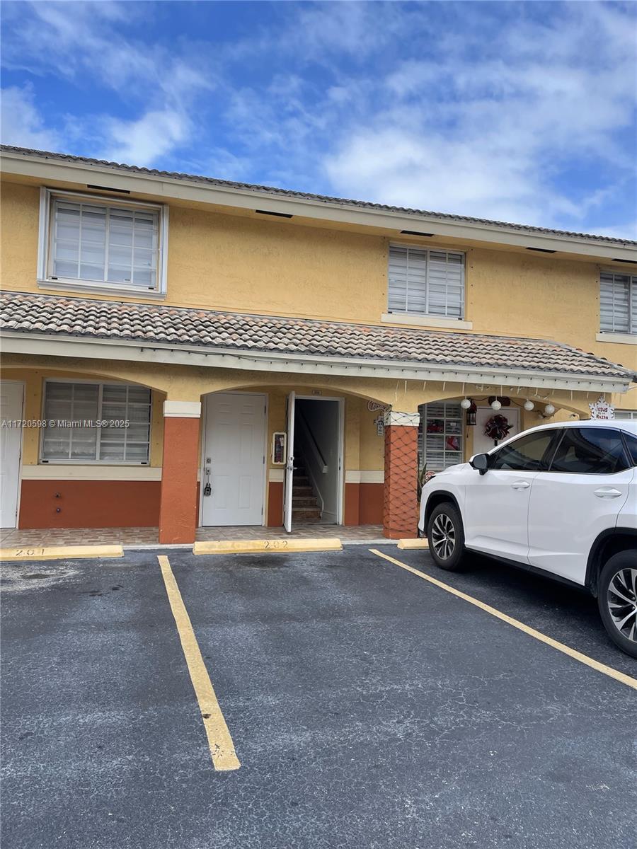 7425 W 22nd Ave #202, Hialeah, Florida image 2