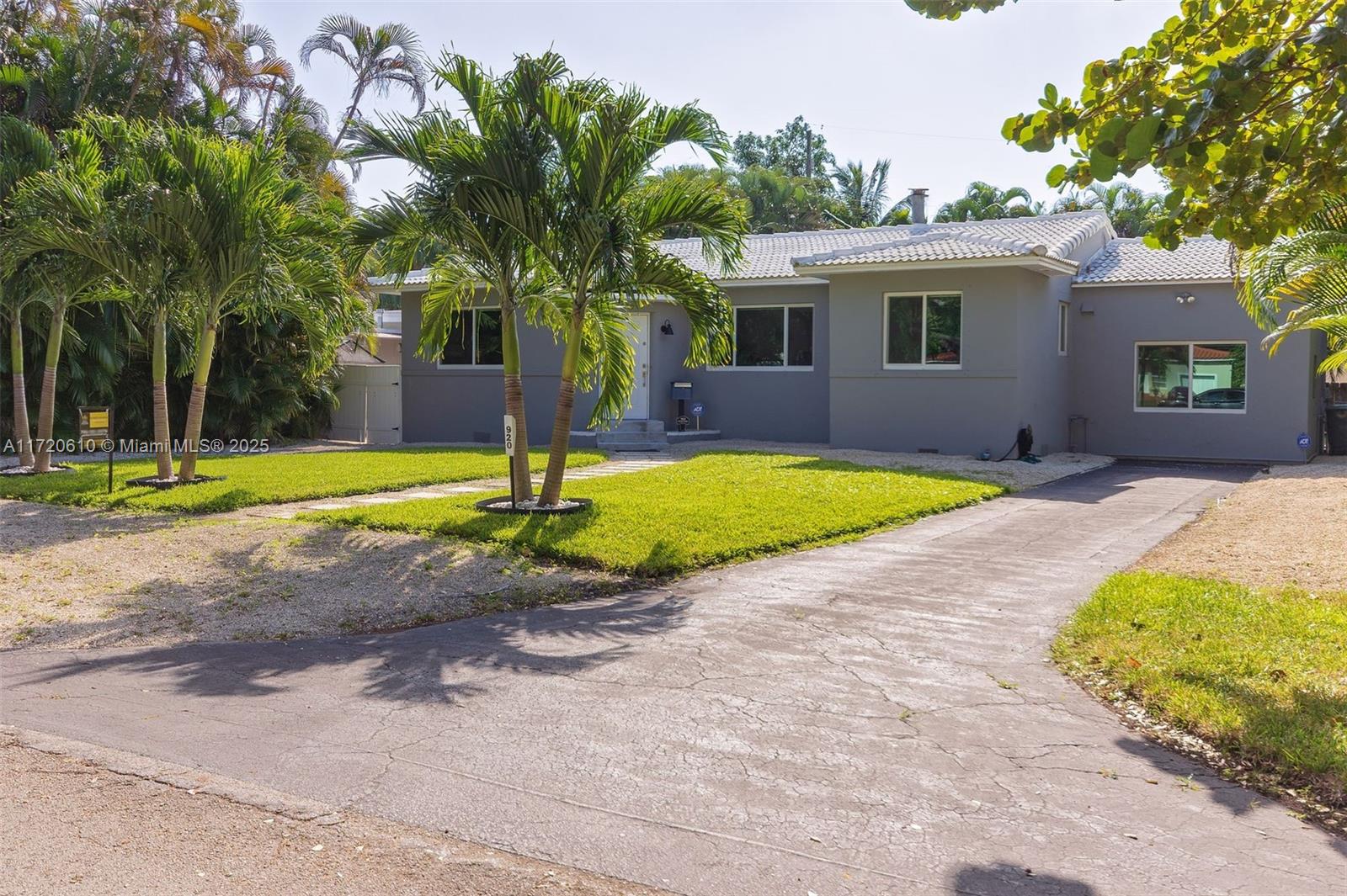 920 NE 118th St, Biscayne Park, Florida image 1