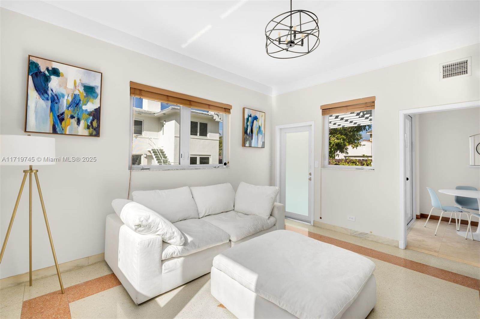 Listing Photo 9
