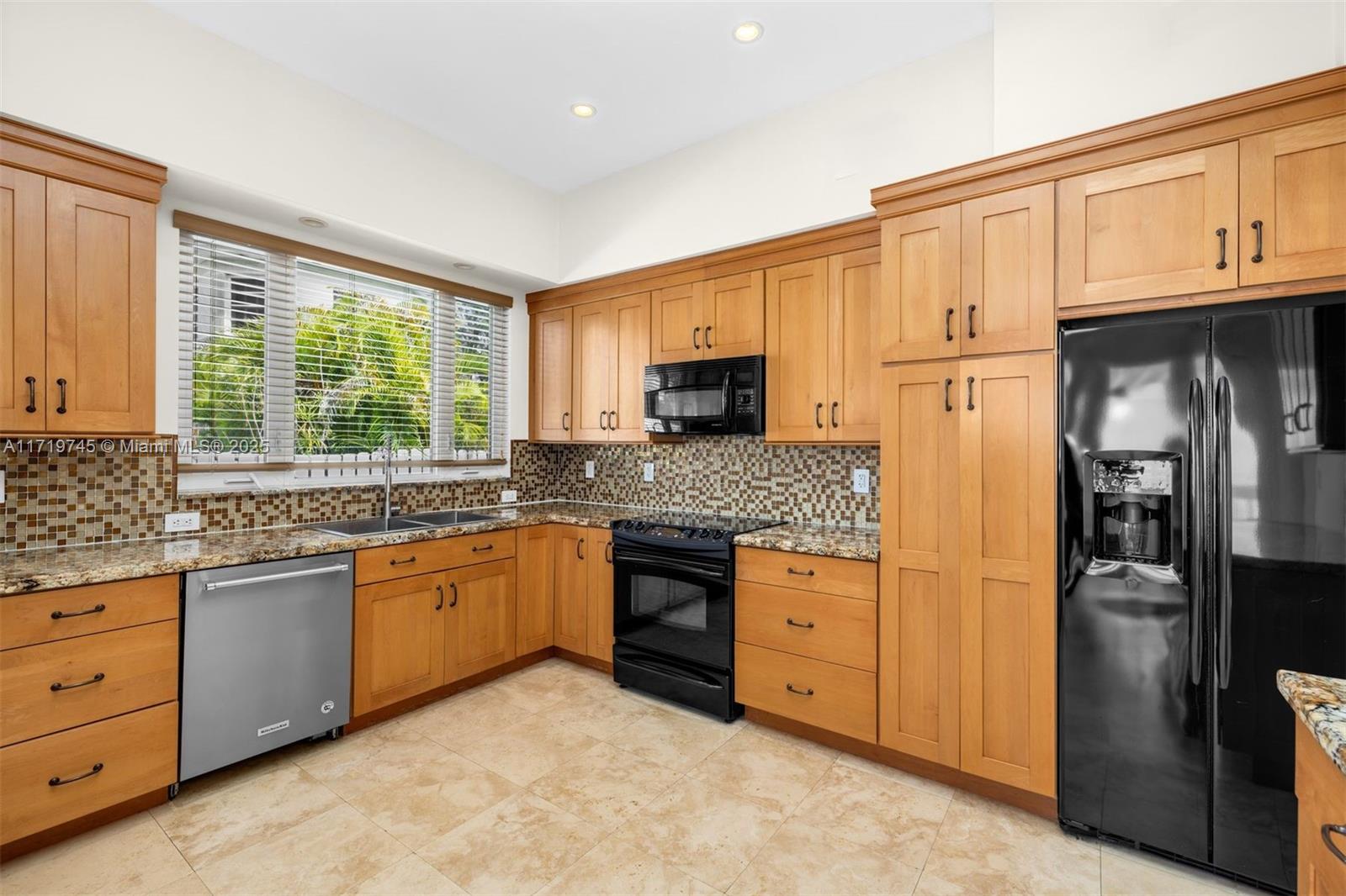 Listing Photo 10