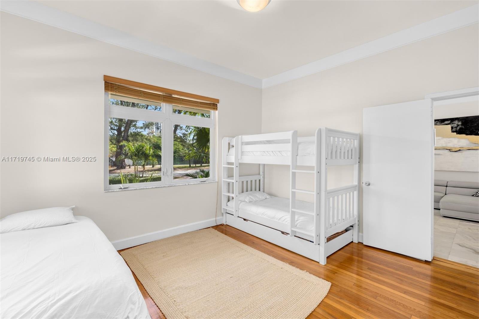 Listing Photo 14
