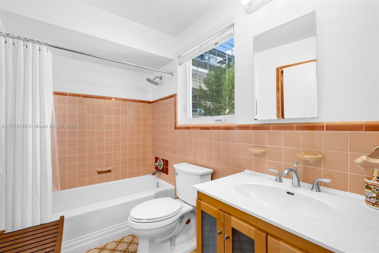 Listing Photo 17