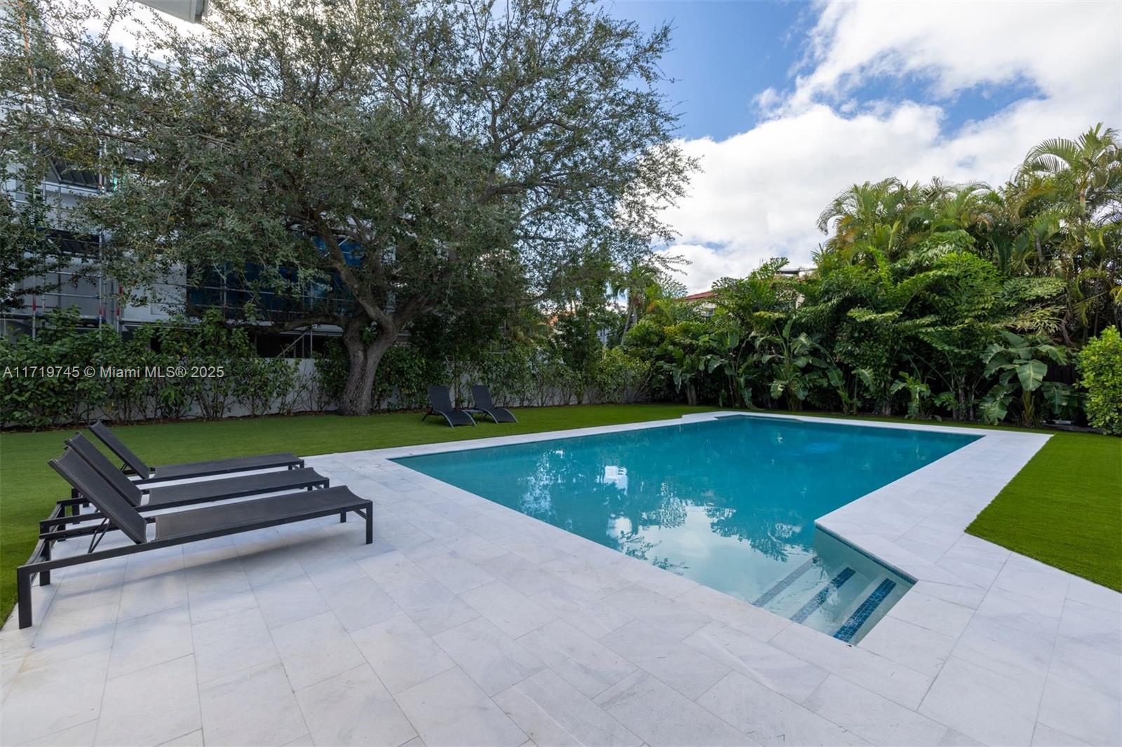 4340 Pine Tree Dr, Miami Beach, Florida image 27