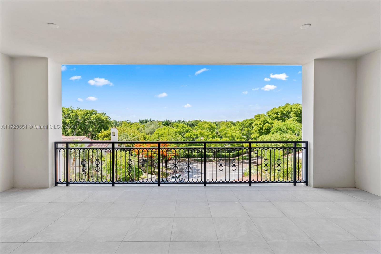 718 Valencia Ave #408, Coral Gables FL 33134