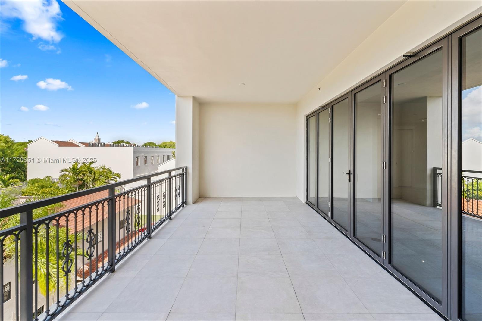 718 Valencia Ave #408, Coral Gables, Florida image 13