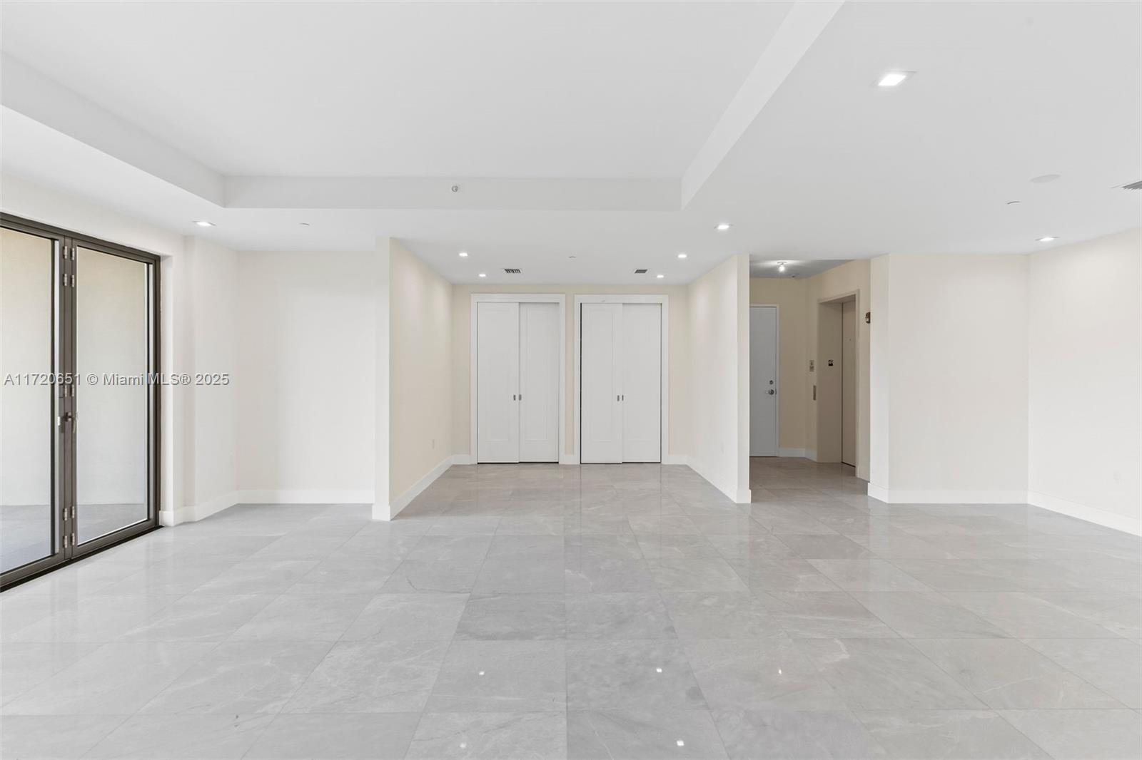 718 Valencia Ave #408, Coral Gables FL 33134