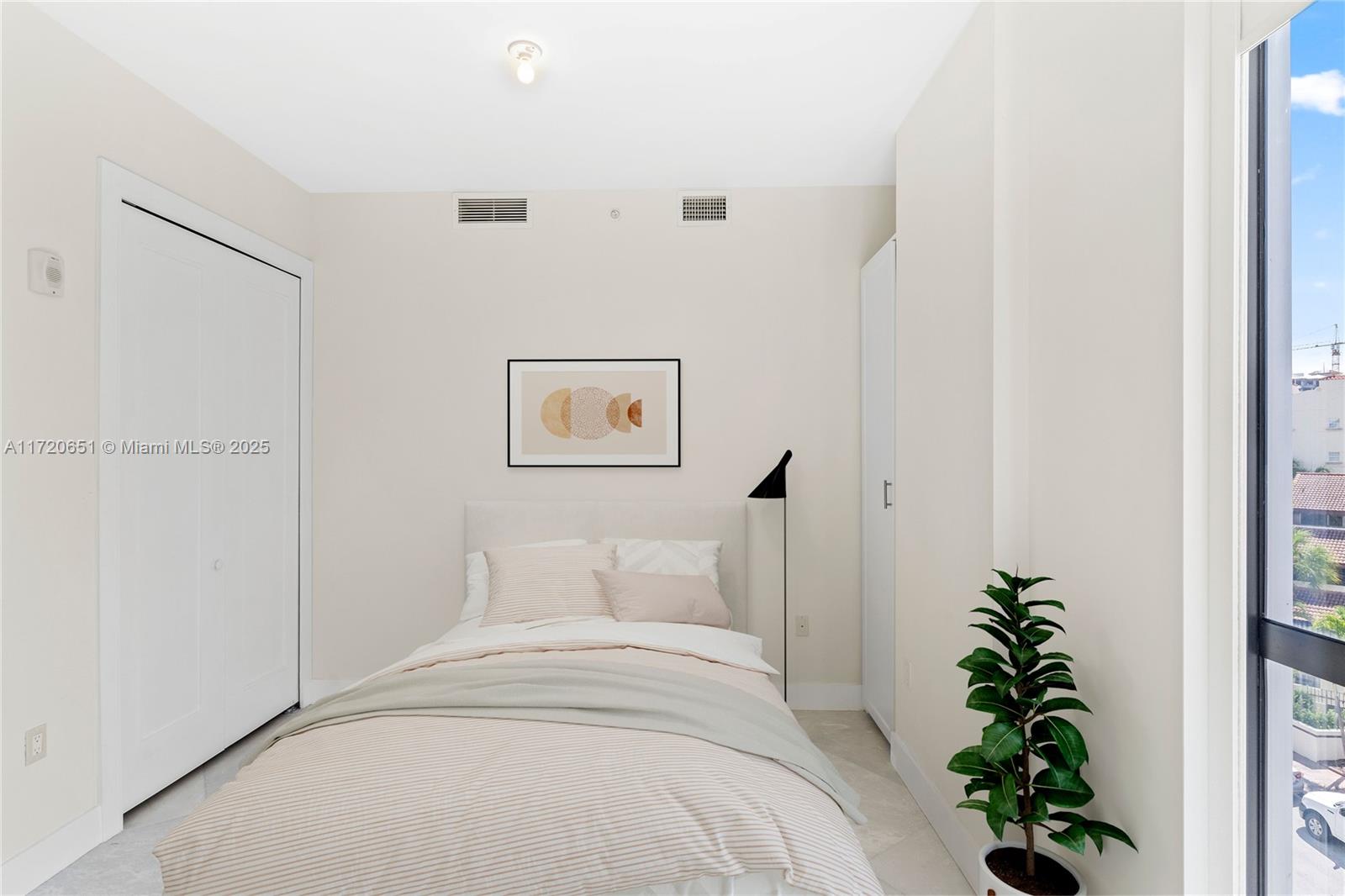 718 Valencia Ave #408, Coral Gables FL 33134