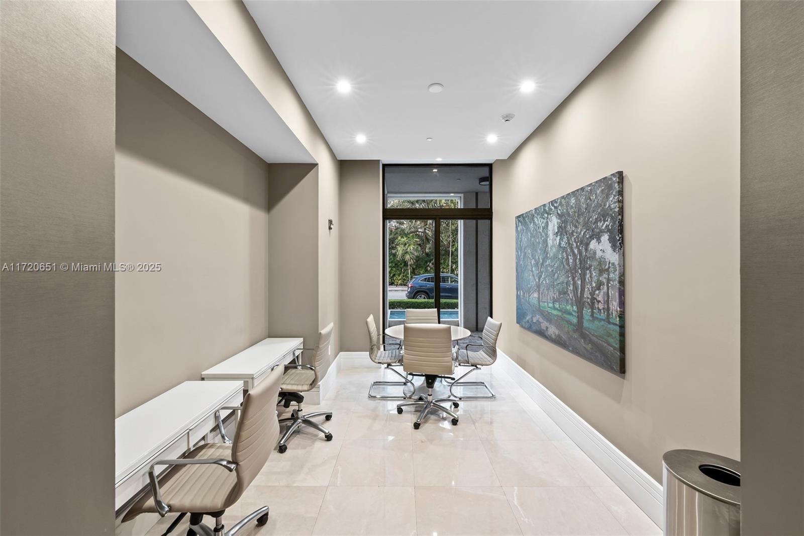 718 Valencia Ave #408, Coral Gables FL 33134