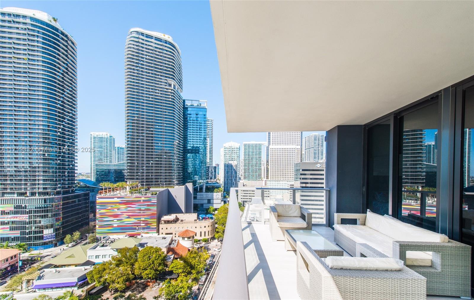 Spectacular & rarely available corner unit at the iconic 1010 Brickell Condo. Unit features: 1 bed + den, 1.5 baths, Stone-like porcelain tile floors, glass-enclosed shower, custom made closets, window treatments, 9-foot ceiling heights, top of the line Smeg appliances, & 1 prkng! Live & play in this luxury building that offers: outdoor movie theatre, restaurant & swimming pool at 50th floor roof top; Co-ed Hammam spa w cold & hot Jacuzzi, massage & treatments rooms, sauna & steam room at 12th floor; basketball & racquetball courts, running track, indoor heated swimming pool, fitness center, party room w kitchen, open terrace & barbeque, kids room w bowling, virtual golf simulator, ping-pong, among others. Excellent location next to public transportation, Brickell City Centre, & more!