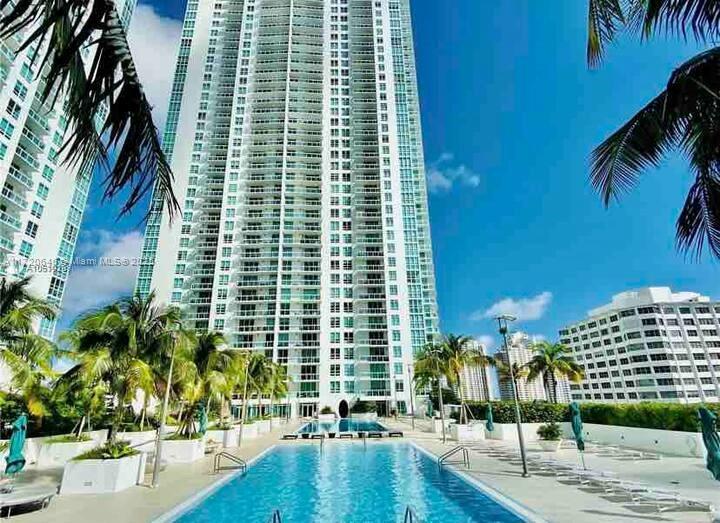 Exceptional rental opportunity at The Plaza! This is the best available 2-bedroom, 2-bath unit in its size and price point. Located in the vibrant heart of Brickell, the unit offers breathtaking sea and city views, just steps from Brickell City Center, top-tier dining, parks, and scenic trails. Enjoy state-of-the-art amenities, including pools, a fitness center, a theater, a ballroom, and a coworking business center. Notably, the building's façade for this unit’s line has been recently renovated, ensuring balcony closures won't be needed for years, unlike other lines scheduled for renovations soon. Don’t miss out on this premium unit!