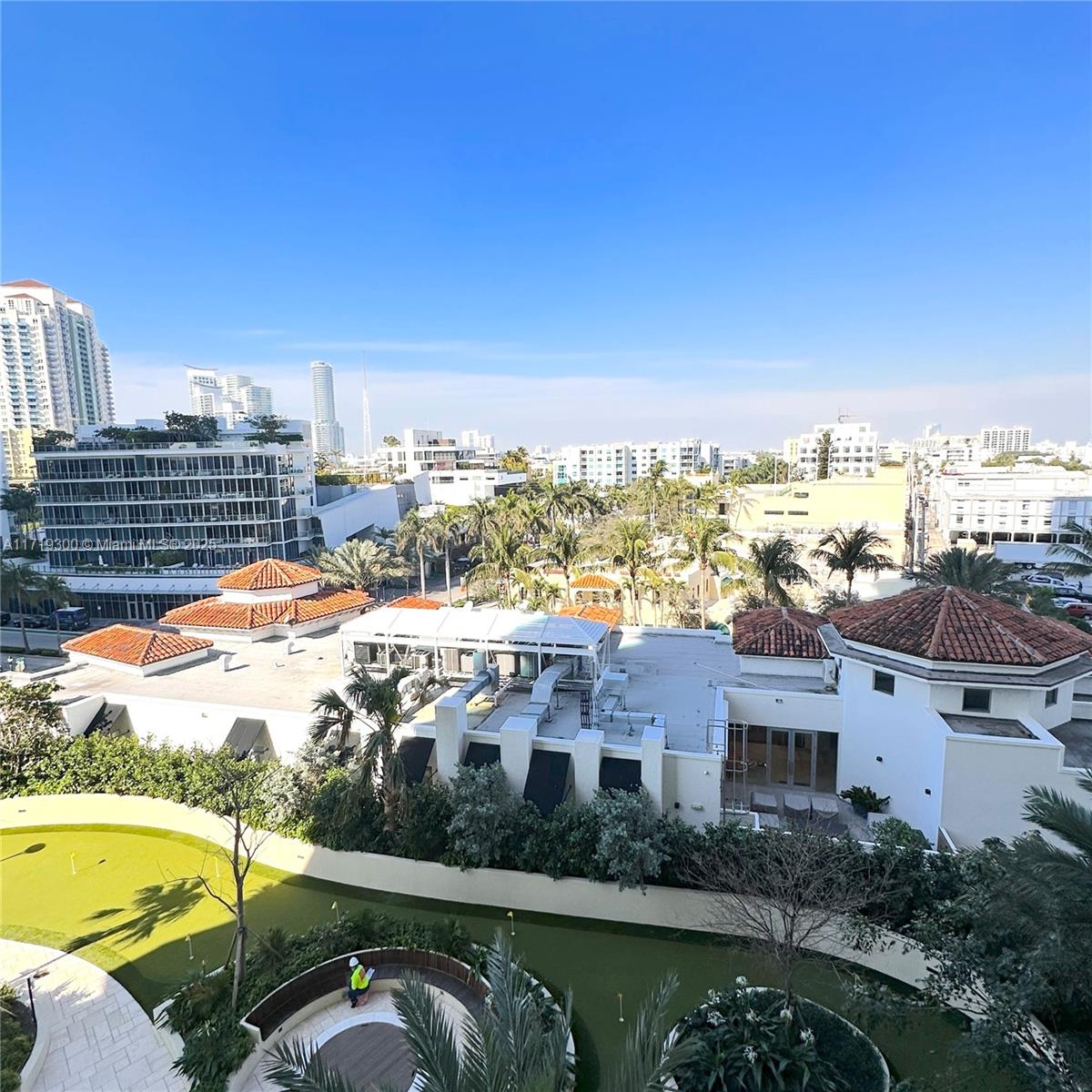 300 S Pointe Dr #704, Miami Beach FL 33139