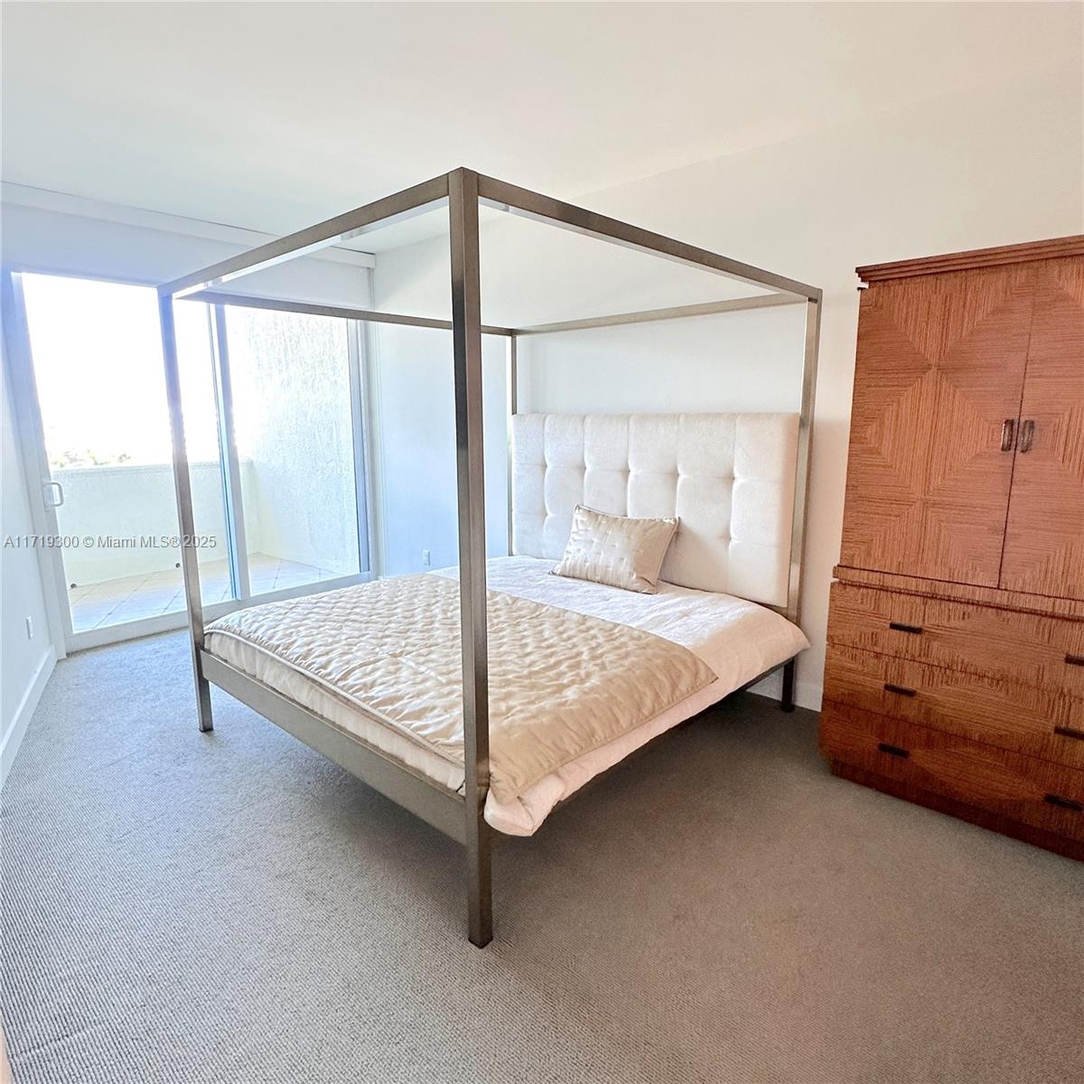 300 S Pointe Dr #704, Miami Beach FL 33139