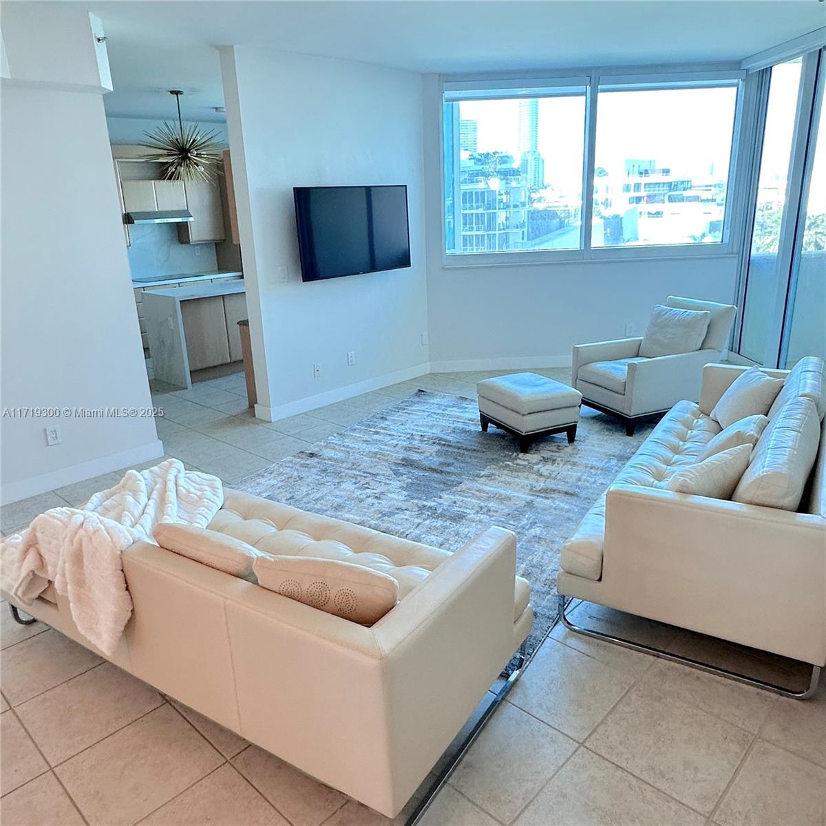 300 S Pointe Dr #704, Miami Beach FL 33139