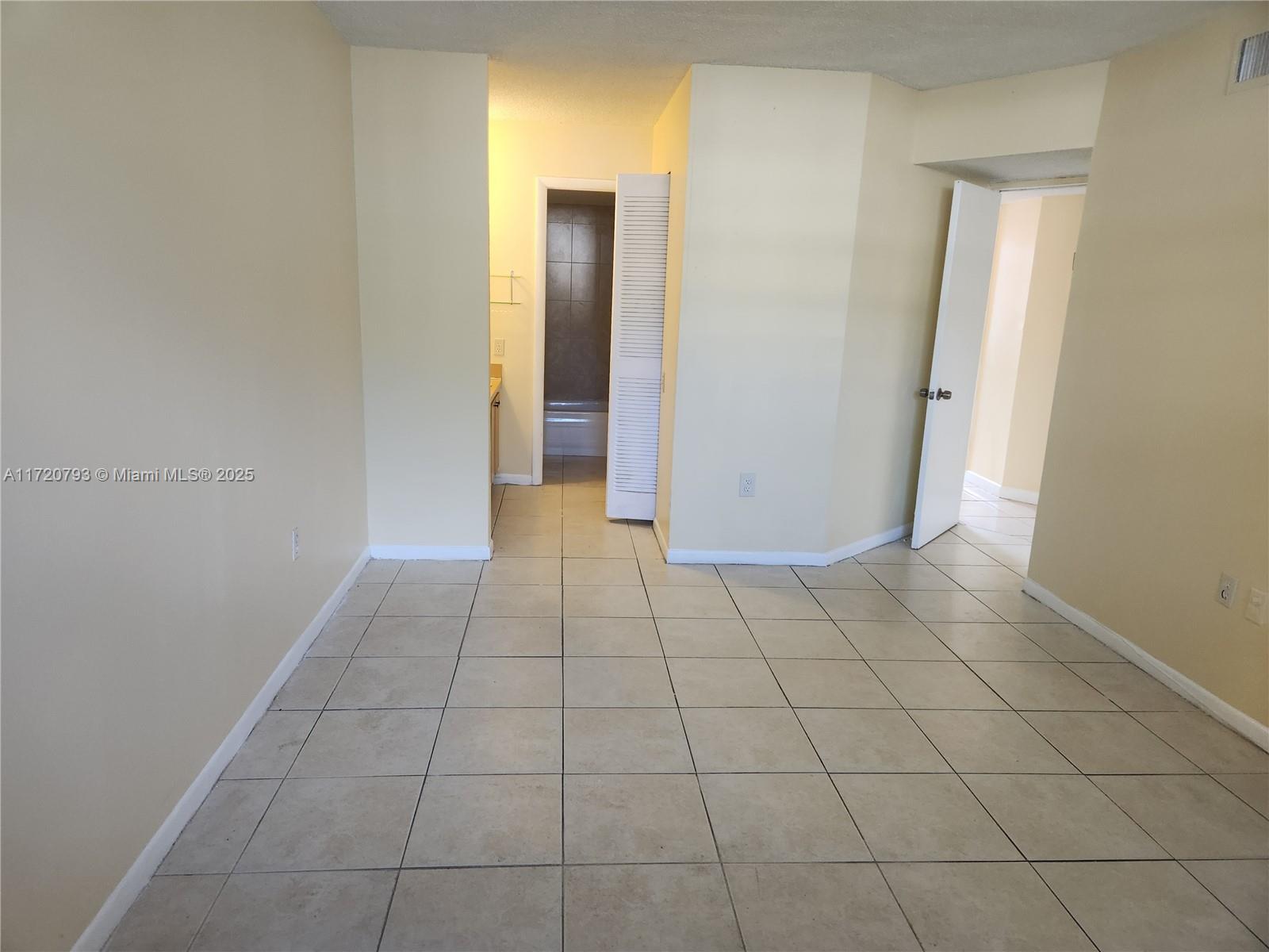 9091 Lime Bay Blvd #110, Tamarac, Florida image 10