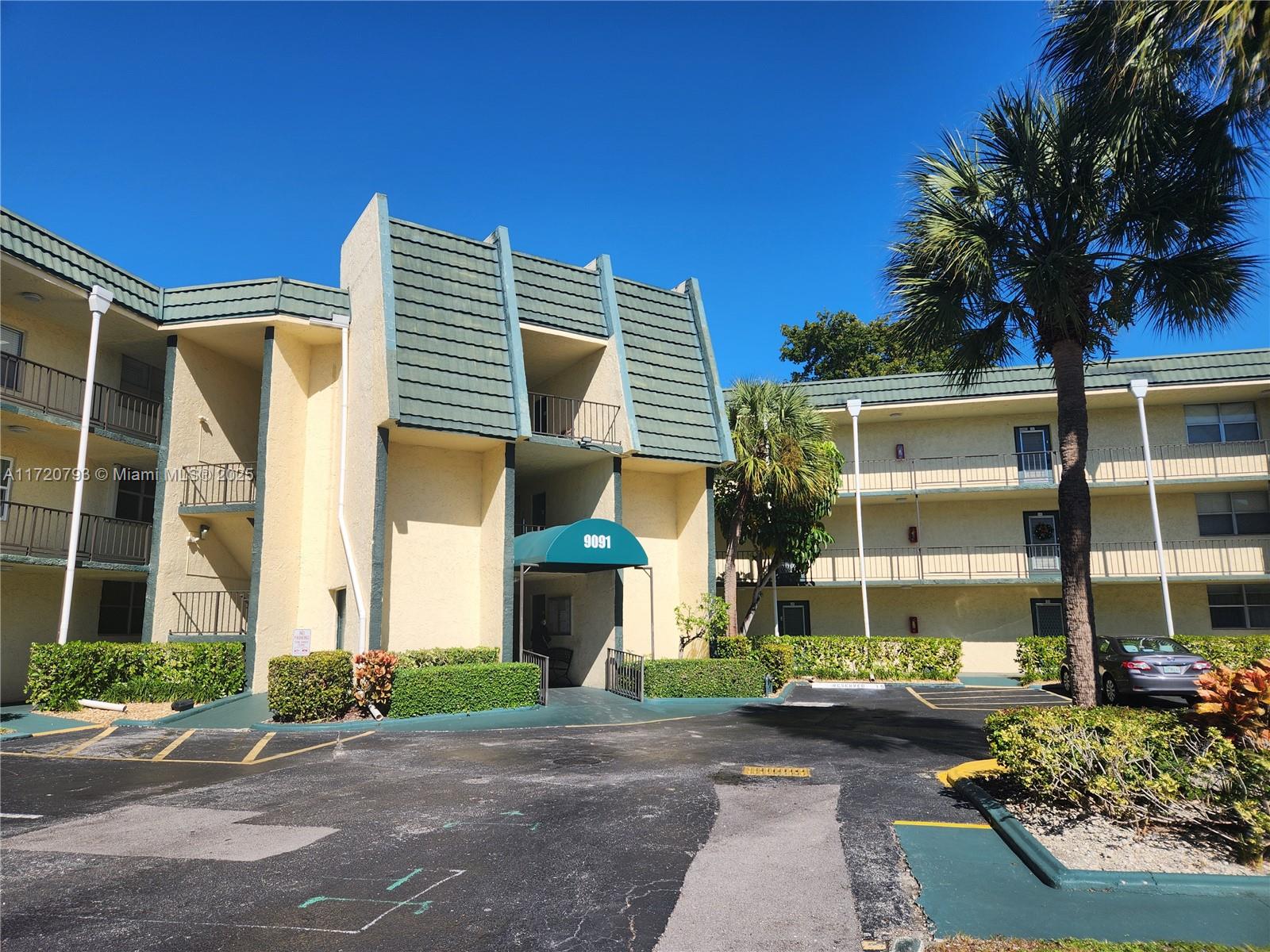 9091 Lime Bay Blvd #110, Tamarac, Florida image 3