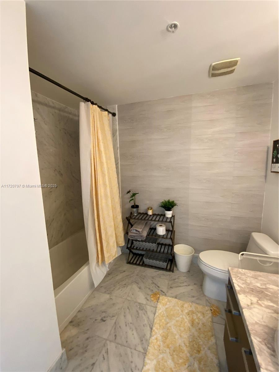 244 Biscayne Blvd #3205, Miami FL 33132
