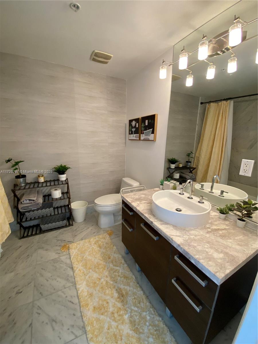 244 Biscayne Blvd #3205, Miami FL 33132
